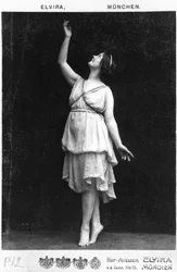 Isadora Duncan (1877-1927) ca. 1903-04